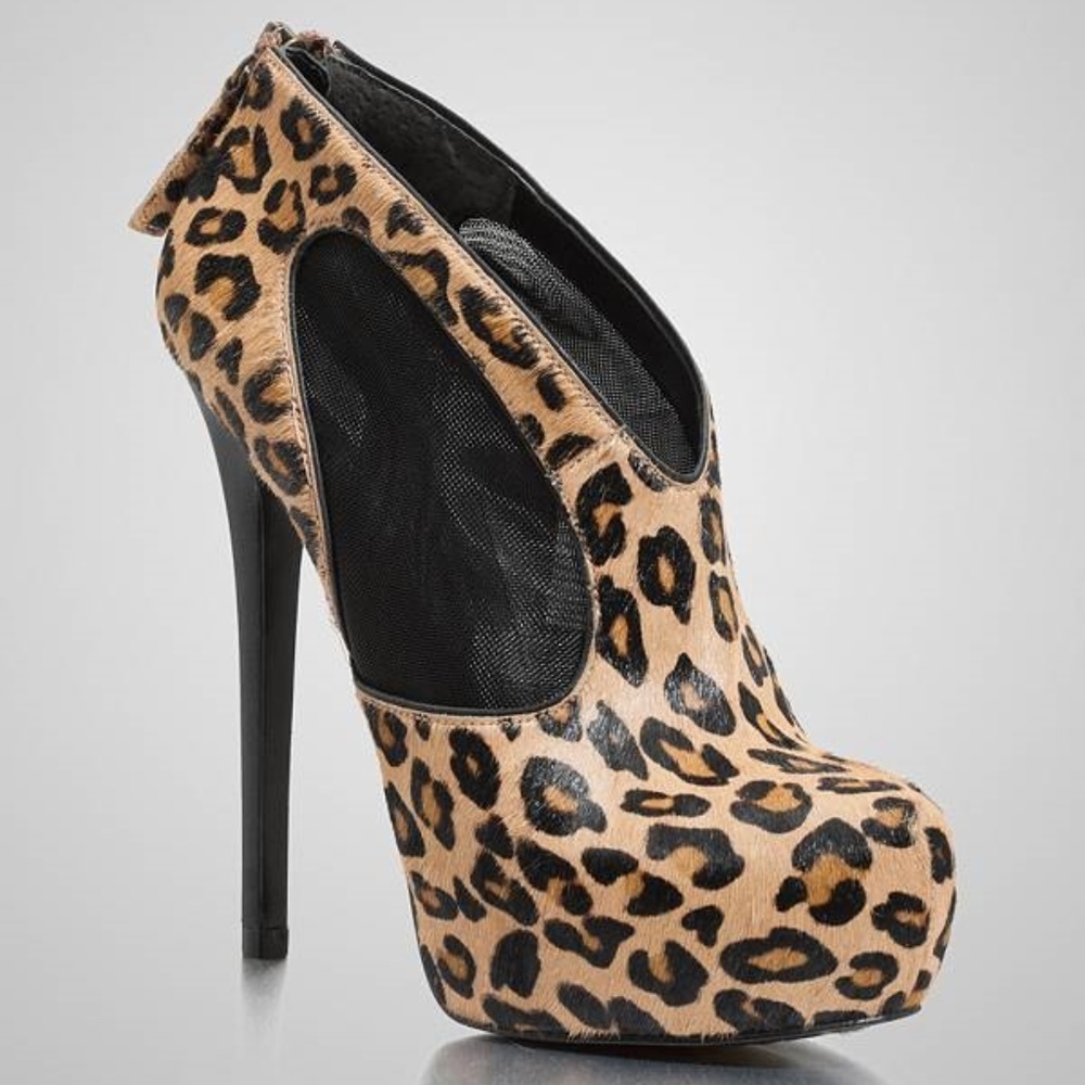NEW GUESS Parshaly Leopard Printed Booties SZ 6.5